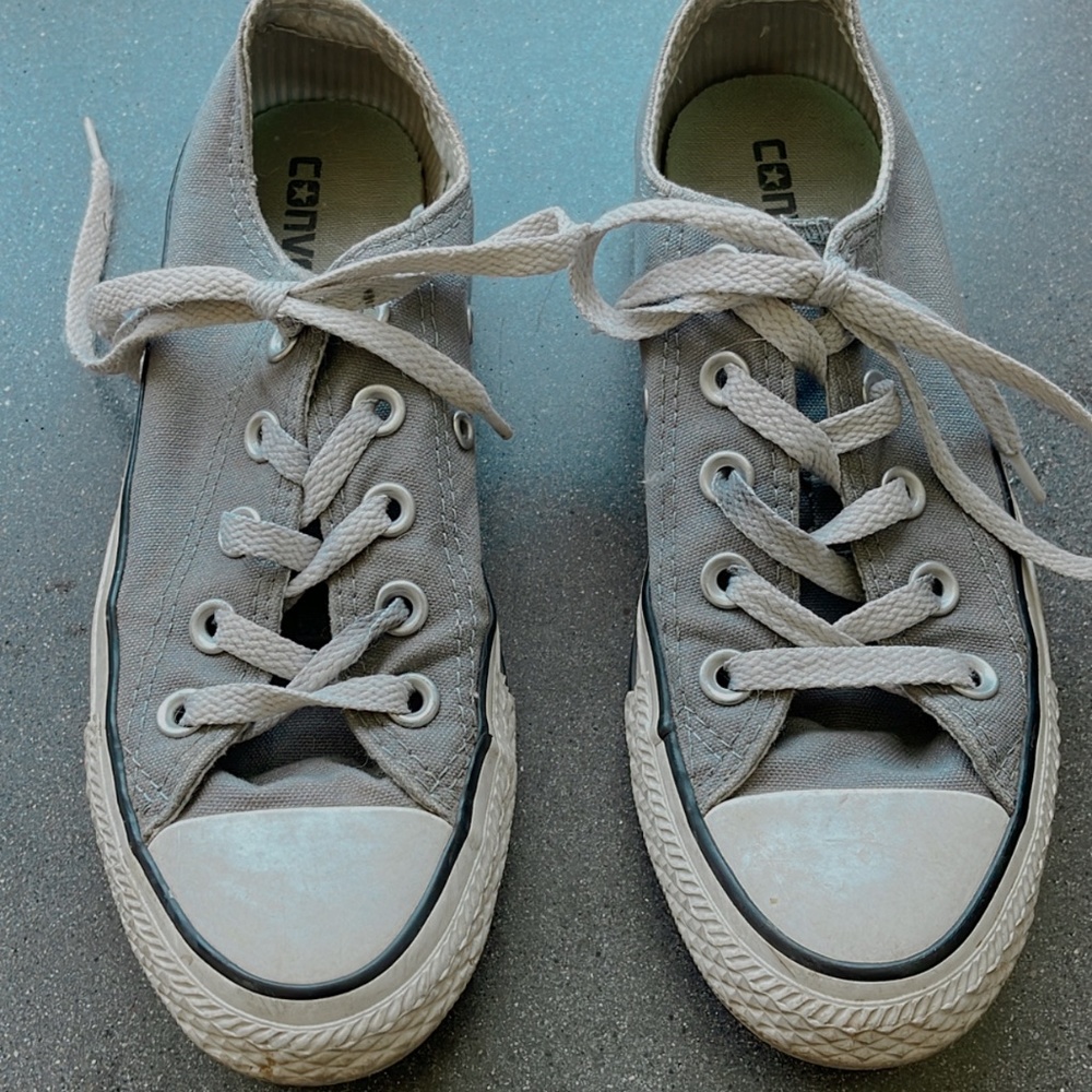 gray converse sneakers size 5 woman's, converse